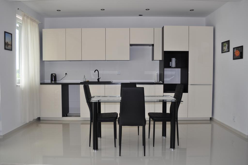 Apartament Scorpion Modlin Czosnów Eksteriør bilde