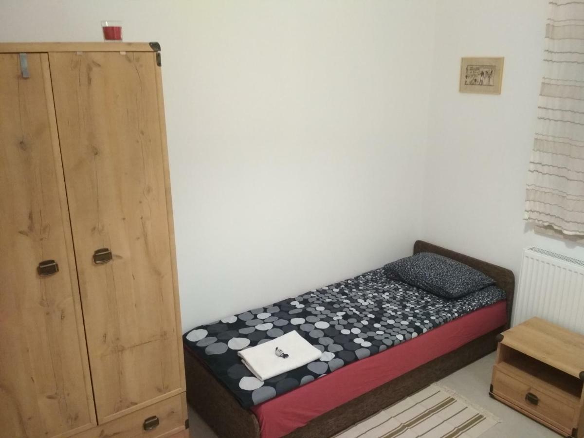 Apartament Scorpion Modlin Czosnów Eksteriør bilde
